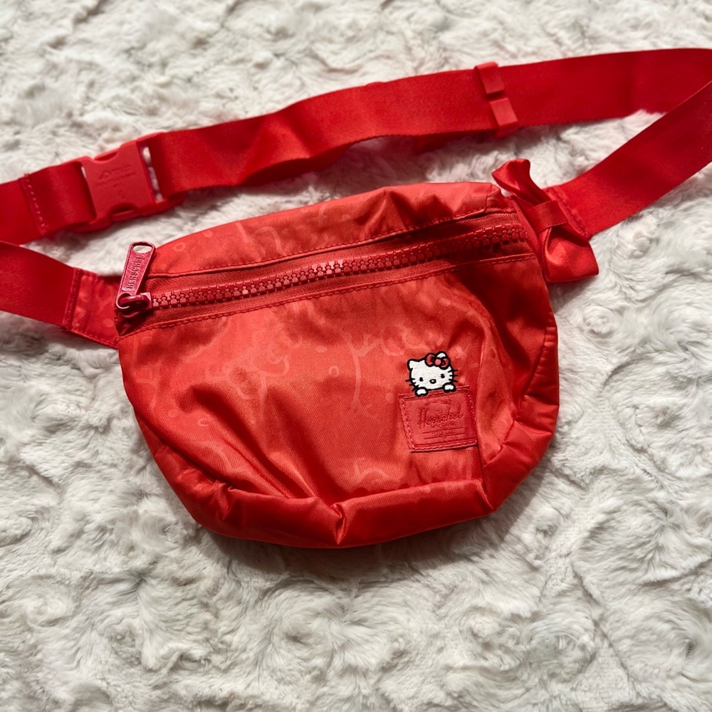 HELLO KITTY X Herschel Fanny pack
